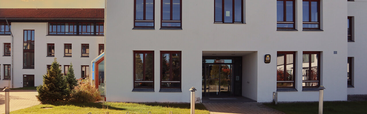  Eingangsbereich des Finanzamts Miesbach